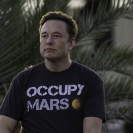 Elon Musk în 2022, Boca Chica Beach, Texas, eveniment T-Mobile și SpaceX. Elon Muk a vorbit recent despre „Al Treilea Război Mondial”