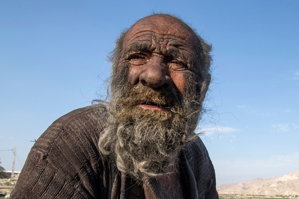 Amou Haji, fotografiat în Iran, numit „cel mai murdar om din lume”