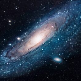 Imagine cu Andromeda, o galaxie „canibală” care se află lângă Calea Lactee