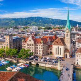 Piața centrală din Zurich, Elveția, unul dintre cele mai „inteligente” orașe din lume